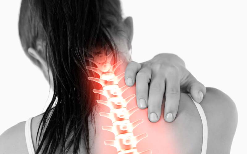 Cervicalgia y el "Cuello de Texto": El mal de la era digital cervicalgia